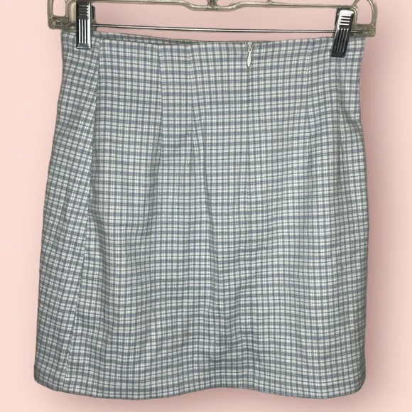 Brandy Melville Plaid Mini Skirt - Picture 6 of 7